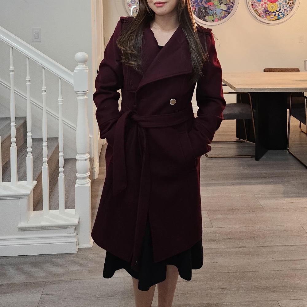 Guess trench coat with belt